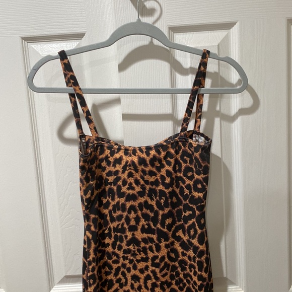 Pretty Little Thing Leopard Dress New With Tags Size 2 Perfect Condition - Picture 3 of 7